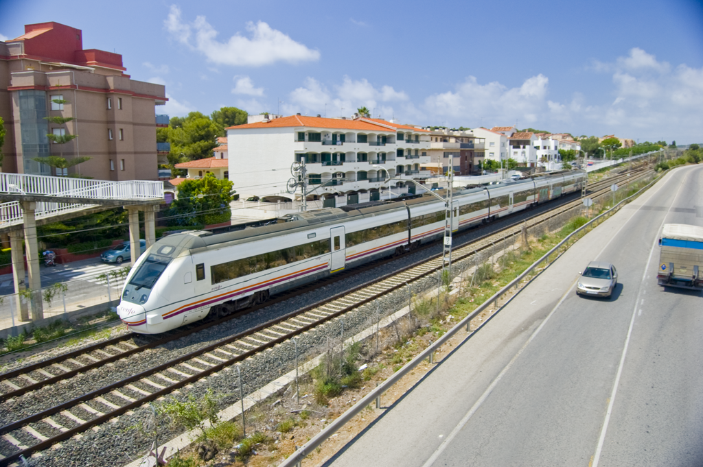 Renfe EMU approaching Torredembarra